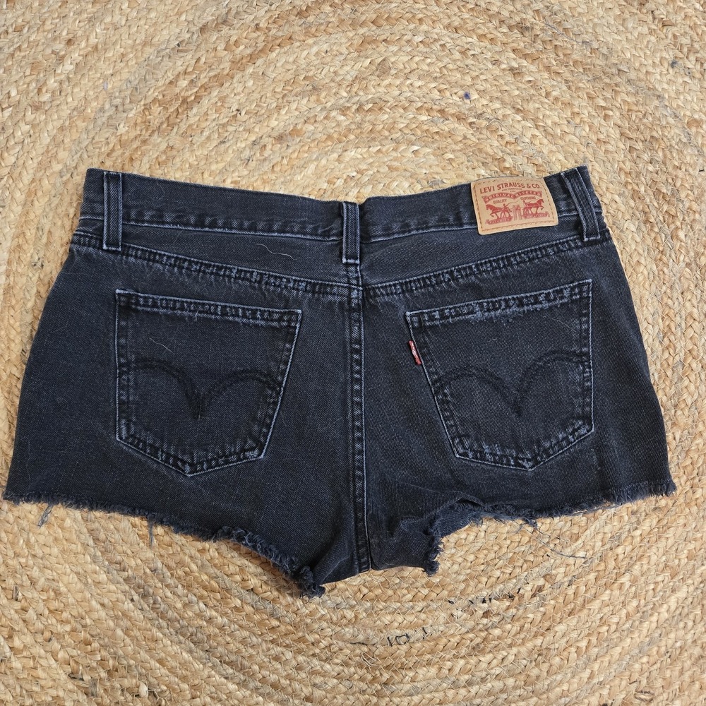 Levis Womens Size 30 Black Denim Cut Off Shorts‎ 2" Inseam